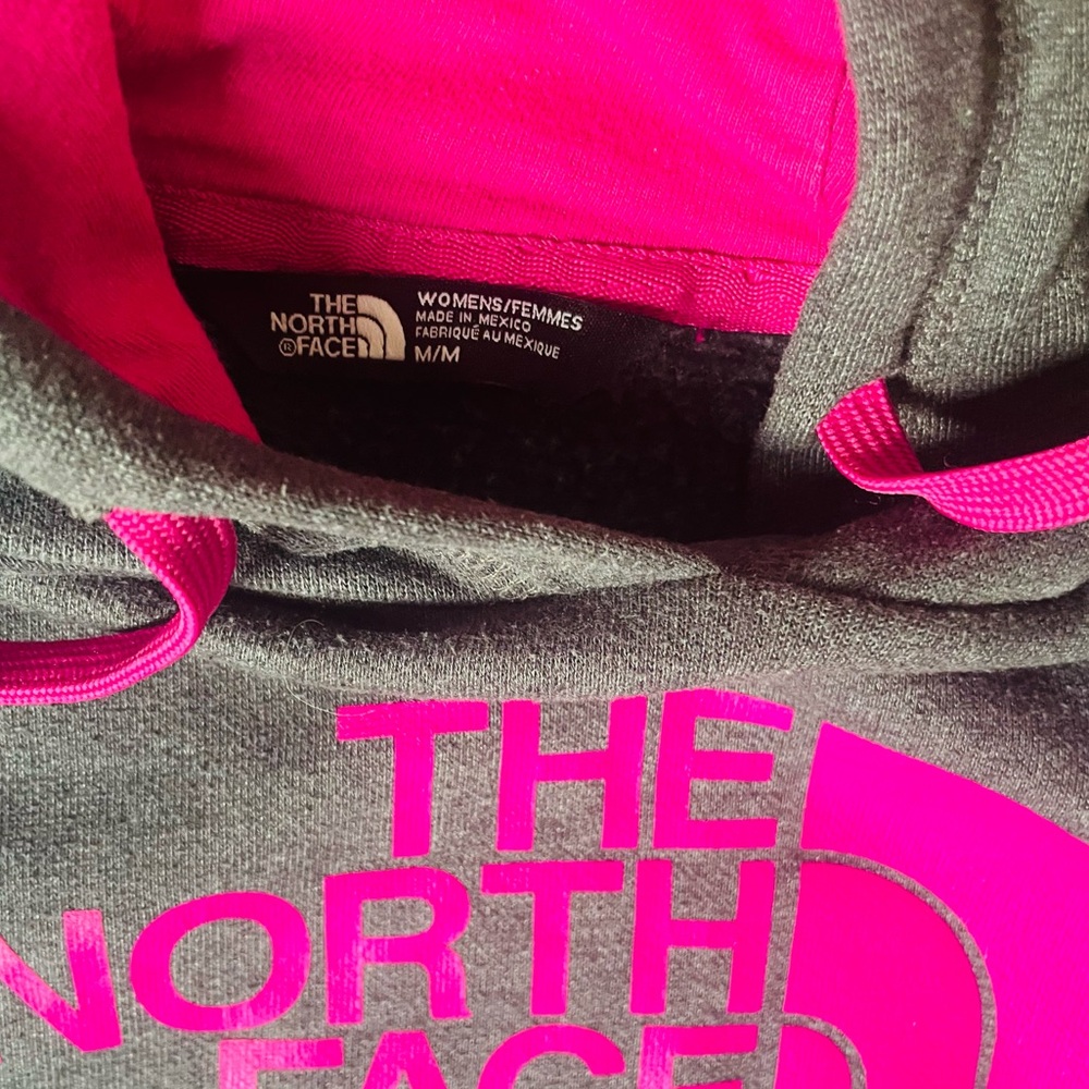 Northface sweatshirt 🩷 - Picture 2 of 3
